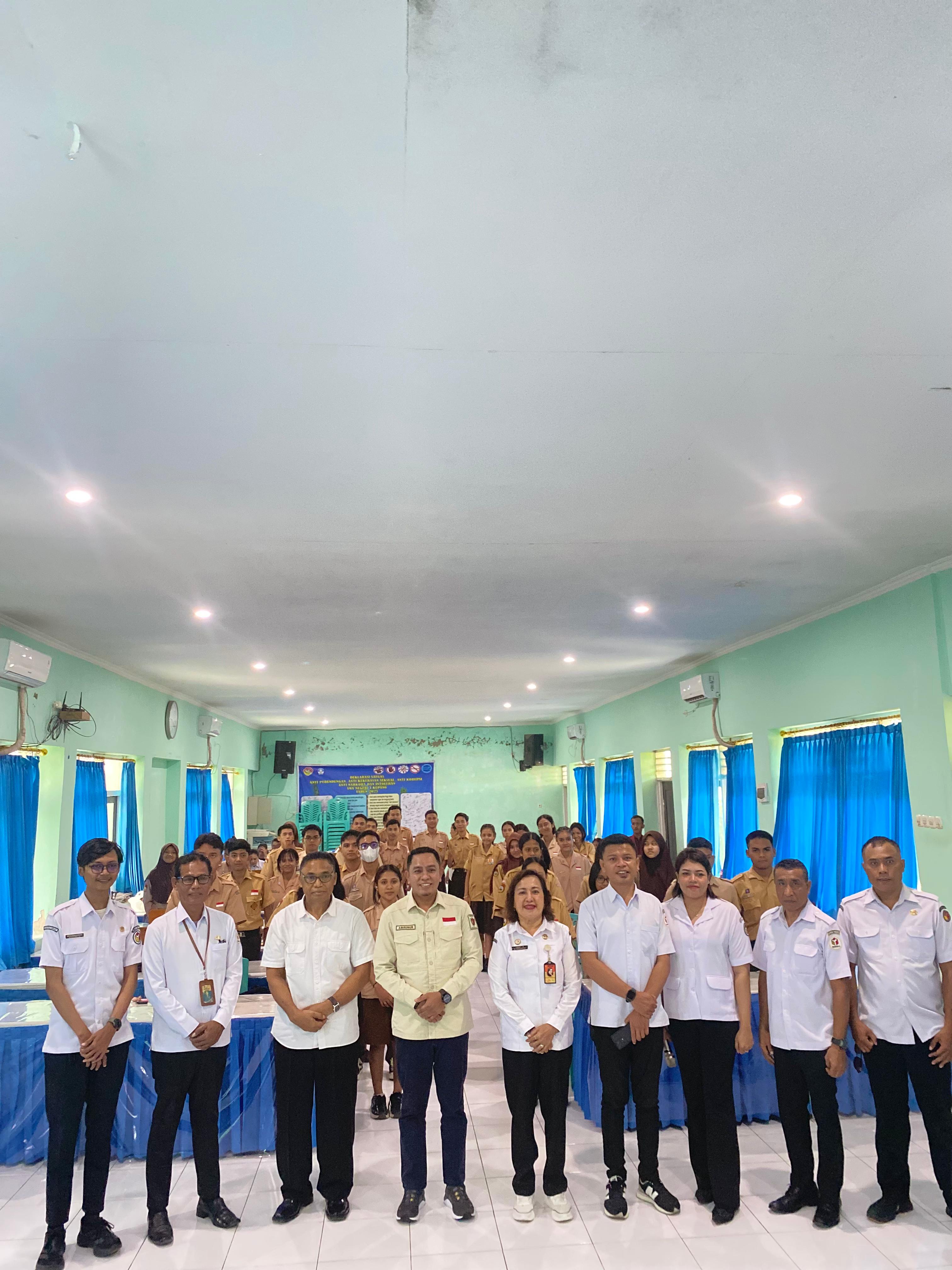 Kupang, 11 Februari 2026 – Badan Pengawas Pemilihan Umum (Bawaslu) Provinsi Nusa Tenggara Timur kembali melaksanakan program Bawaslu Goes to School dengan mengusung tema “Ngobrol Pemilu Bersama Pemilih Pemula” di SMAN 1 Kupang, Rabu (11/02/2026).