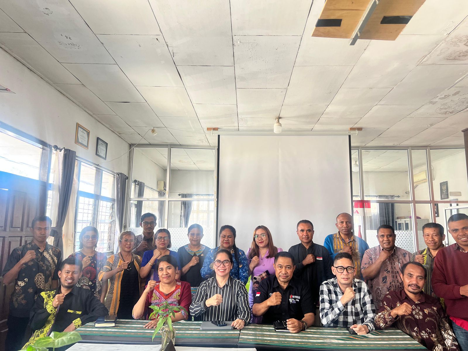 Anggota Badan Pengawas Pemilihan Umum (Bawaslu) Provinsi Nusa Tenggara Timur (NTT) Melpi Minalria Marpaung, melakukan kunjungan kerja ke Bawaslu Kabupaten Timor Tengah Selatan (TTS), Kamis (7/5/2026).