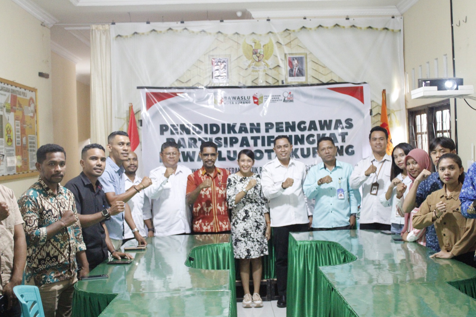 Anggota Bawaslu Provinsi Nusa Tenggara Timur Amrunur Muh. Darwan menghadiri sekaligus membuka kegiatan Pendidikan Pengawas Partisipatif (P2P) tingkat Bawaslu Kota Kupang yang berlangsung pada Rabu, 20 Mei 2026. 