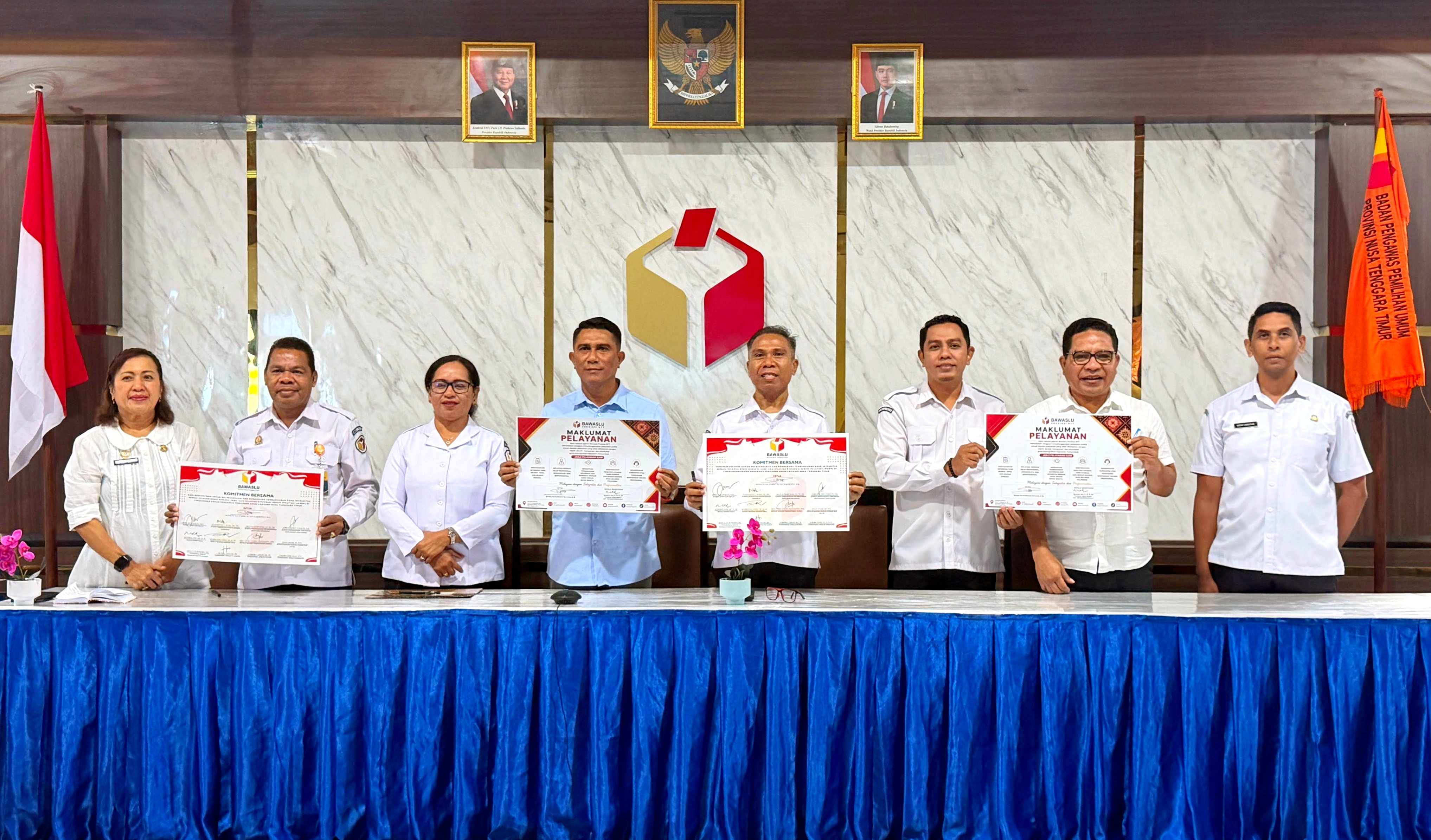"Maklumat ditandatangani, integritas diteguhkan, pelayanan terbaik menjadi komitmen Bawaslu NTT."