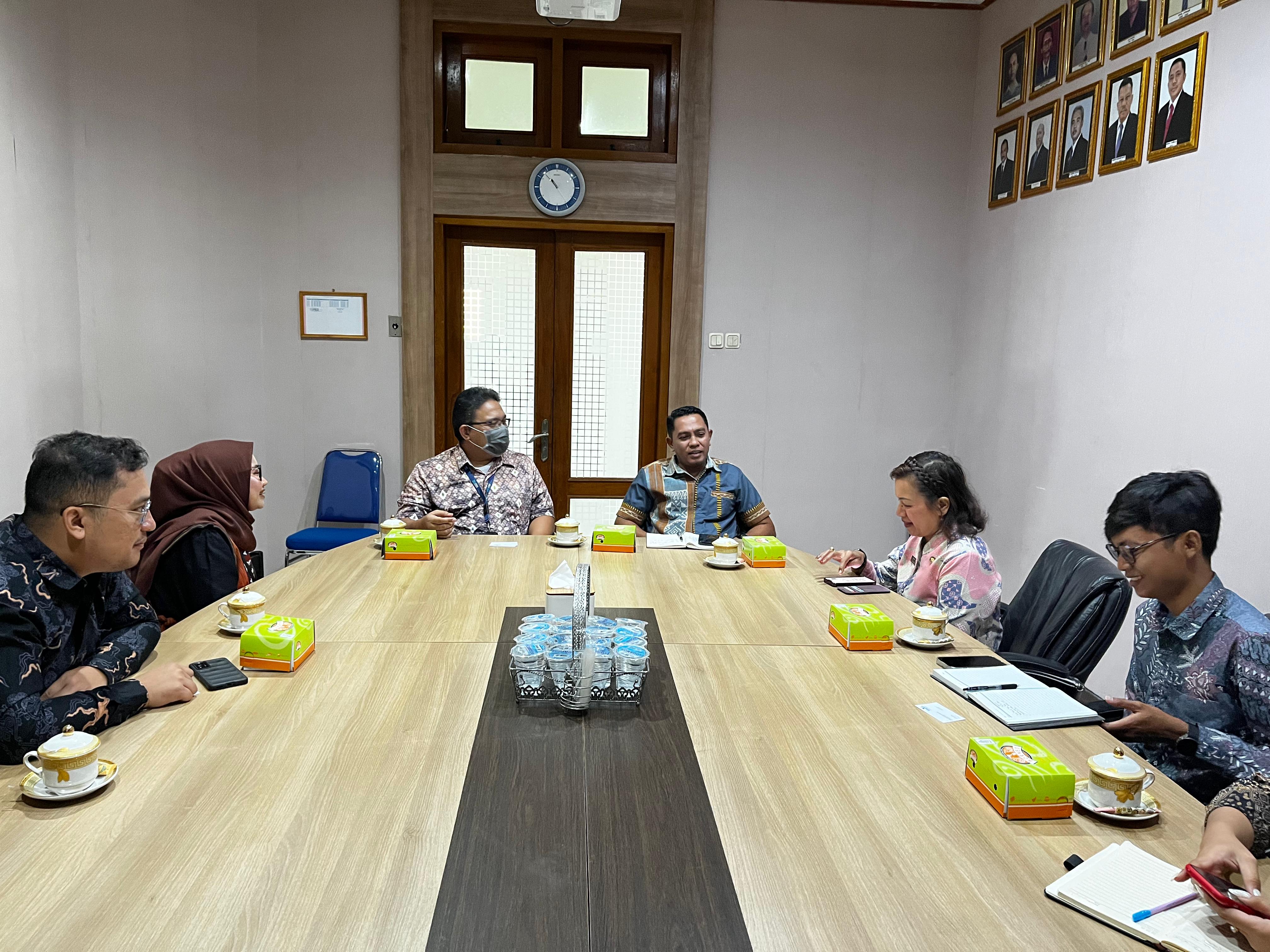 "Menghubungkan Data, Menjaga Hak Pilih Warga"