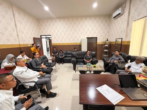 Bawaslu Provinsi Nusa Tenggara Timur melaksanakan koordinasi dengan KPU Provinsi Nusa Tenggara Timur dalam rangka membahas hasil pengawasan data pemilih Triwulan I Tahun 2026 yang telah dilaksanakan oleh Bawaslu kabupaten/kota se-NTT.