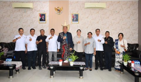 Bawaslu Peduli, Hadir dan Berbagi untuk Korban Gempa Flores