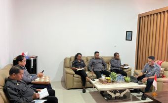 KUPANG – Badan Pengawas Pemilihan Umum (Bawaslu) Provinsi Nusa Tenggara Timur (NTT) menyelenggarakan rapat konsolidasi dan koordinasi internal pada Senin, 9 Februari 2026, bertempat di Ruang Rapat Bawaslu Provinsi NTT.