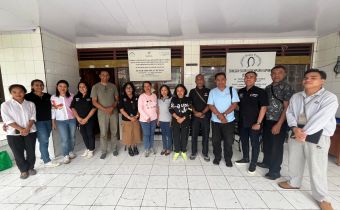 Dalam upaya memperkokoh demokrasi substansial pasca-Pemilu 2024, Koordinator Divisi (Kordiv) Bawaslu Provinsi NTT, Magdalena Yuanita Wake, melakukan kunjungan kerja di rumah aktivis perempuan (LSM perempuan) di Tarus Kabupaten Kupang.