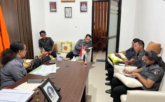 Divisi Hukum dan Penyelesaian Sengketa Badan Pengawas Pemilihan Umum (Bawaslu) Provinsi Nusa Tenggara Timur (NTT) menggelar rapat internal guna menyusun dan membagi jadwal pelaksanaan program kegiatan untuk tahun anggaran 2026.