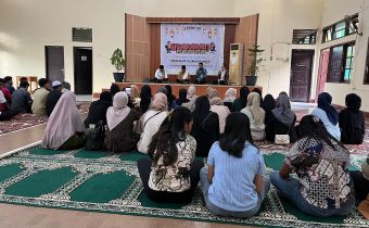 Badan Pengawas Pemilihan Umum Provinsi Nusa Tenggara Timur (Bawaslu NTT) menggelar kegiatan edukatif bertajuk “Ngabuburit Pengawasan Partisipatif” di Madrasah Aliyah Negeri Kupang, Selasa (3/3/2026).