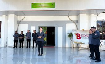 Mengawali pekan ketiga di bulan April, Badan Pengawas Pemilihan Umum (Bawaslu) Provinsi Nusa Tenggara Timur (NTT) menggelar apel pagi rutin pada Senin (20/4/2026) yang difokuskan pada penguatan tata kelola birokrasi dan fungsi kehumasan.