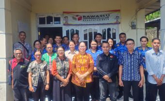 Anggota Badan Pengawas Pemilihan Umum (Bawaslu) Provinsi Nusa Tenggara Timur (NTT) Melpi Minalria Marpaung, melakukan kunjungan kerja ke Bawaslu Kabupaten Belu, Kamis (16/4/2026).