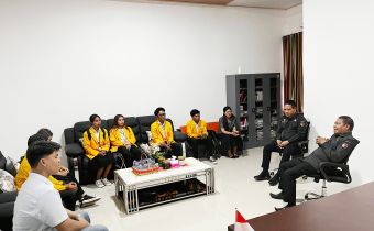 Kepala Sekretariat Badan Pengawas Pemilihan Umum (Bawaslu) Provinsi Nusa Tenggara Timur (NTT) secara resmi menerima tujuh mahasiswa Program Studi Ilmu Politik, Fakultas Ilmu Sosial dan Ilmu Politik (FISIP) Universitas Nusa Cendana (Undana) untuk melaksanakan program magang profesional.