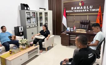 Badan Pengawas Pemilihan Umum (Bawaslu) Provinsi Nusa Tenggara Timur Divisi Penanganan Pelanggaran dan Data Informasi (PP Datin) menggelar rapat internal pada Kamis, 23 April 2026.