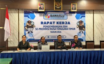 Badan Pengawas Pemilihan Umum (Bawaslu) Provinsi Nusa Tenggara Timur (NTT) menggelar rapat kerja mengenai pengembangan Jaringan Dokumentasi dan Informasi Hukum (JDIH) yang dihadiri oleh pimpinan Bawaslu dari 22 kabupaten/kota secara daring dan luring.