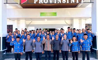 Seluruh jajaran Badan Pengawas Pemilihan Umum (Bawaslu) Provinsi Nusa Tenggara Timur (NTT) melaksanakan upacara bendera dalam rangka memperingati Hari Lahir Pancasila Tahun 2026 pada Senin, 1 Juni 2026.