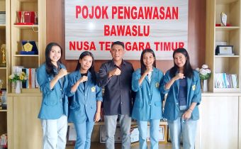 Mahasiswa Program Studi Administrasi Publik, Fakultas Ilmu Sosial dan Ilmu Politik (FISIP) Universitas Katolik Widya Mandira (Unwira) Kupang melakukan pertemuan dengan Ketua Bawaslu Provinsi NTT Nonato Da Purificacao Sarmento pada Selasa, 9 Juni 2026.